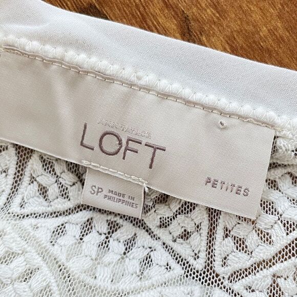 Ann Taylor Loft Women's Petite Medium Ivory Short Sleeve Sheer Embroidered Top S - Picture 11 of 12